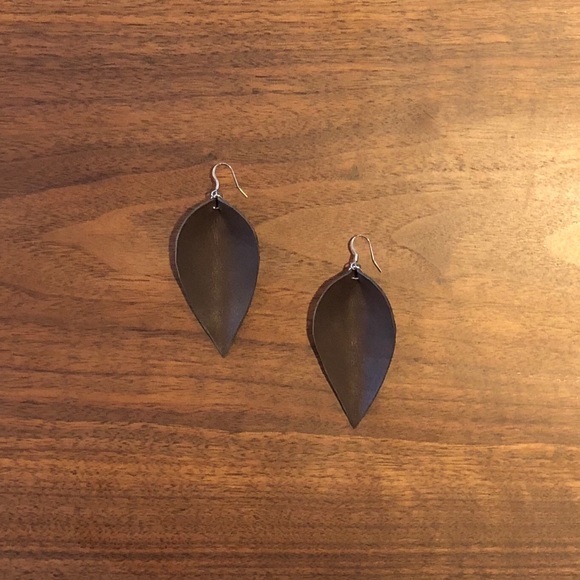 Brown - Real Leather - Colorado Leaf Earrings - Picture 2 of 6